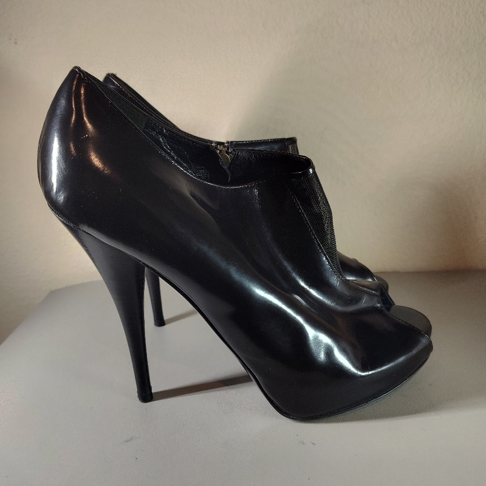 Fendi Solid Black Patent Leather Bootie Peep Toe Stiletto Heels Women's Sz 9